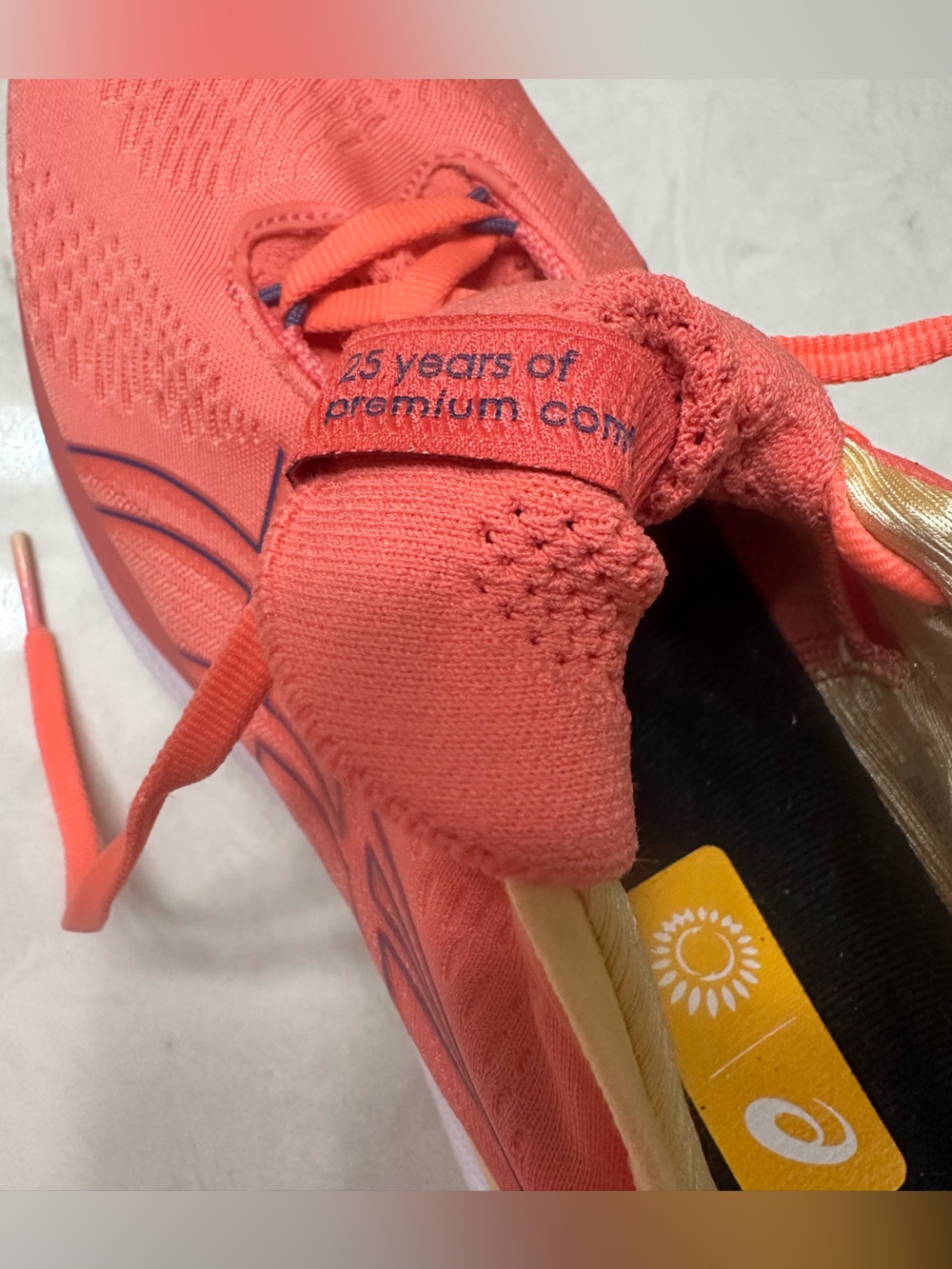 ASICS WOMEN'S GEL-NIMBUS 25, 9.5 - Picture 4 of 10